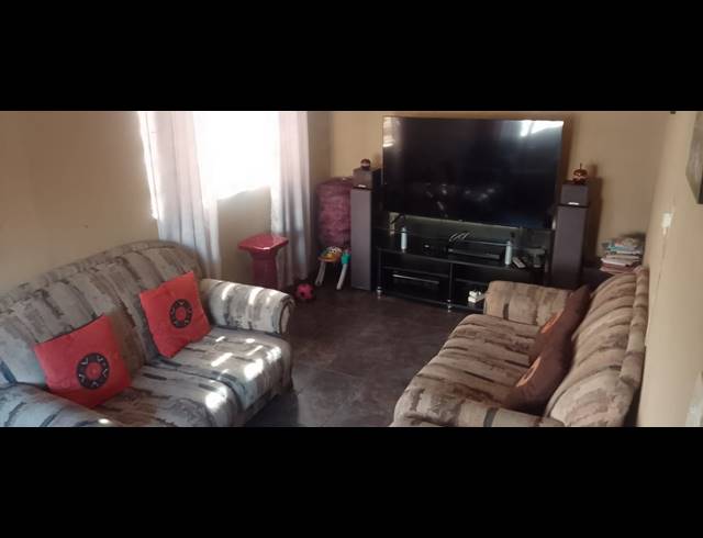 3 BEDROOM SECTIONAL TITLE FOR SALE IN CASHAN